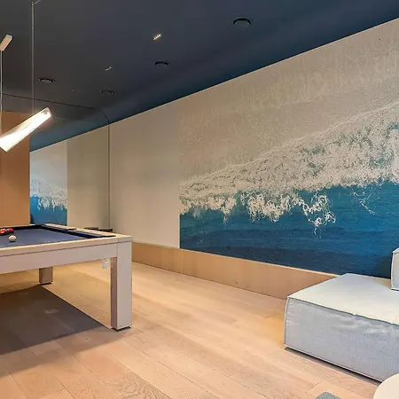 & Sea Luxury Seaside Apartment, 300m From The By Renters